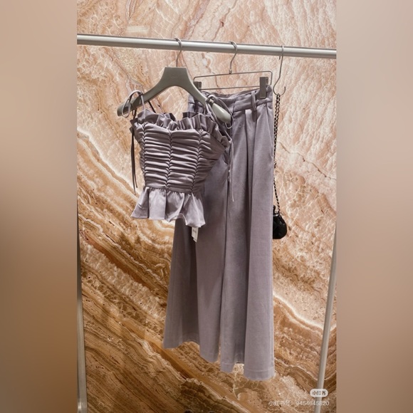 SNIDEL Sustaina Bustier with Gathered Design with Tuck Cross Wide Pants setup - Picture 3 of 4